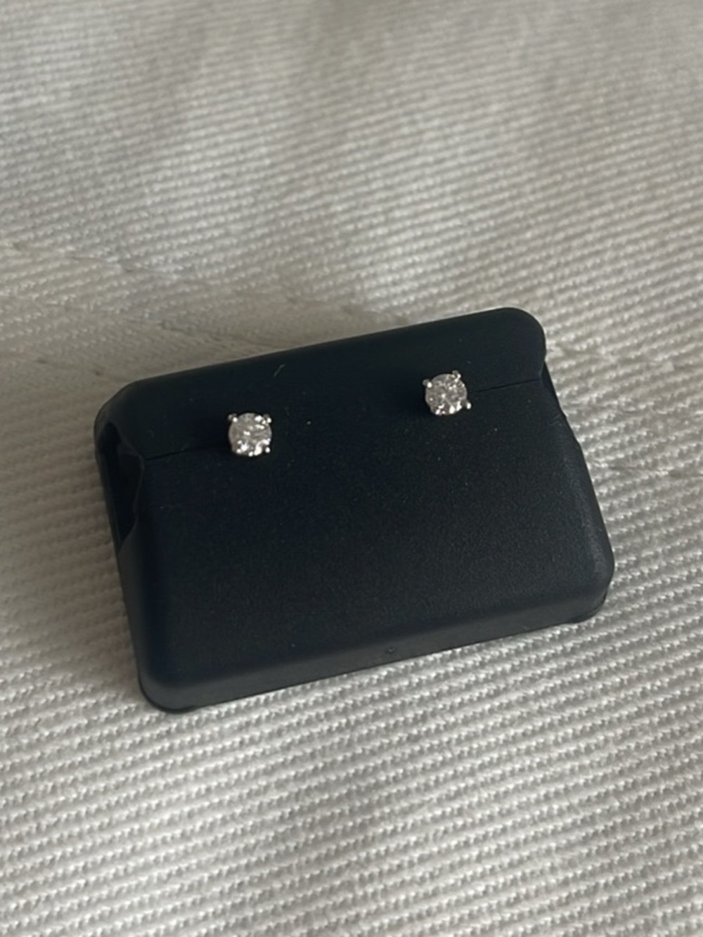 New .925 silver moissanite earrings